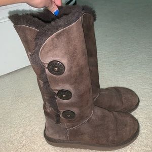 chocolate brown bailey button uggs